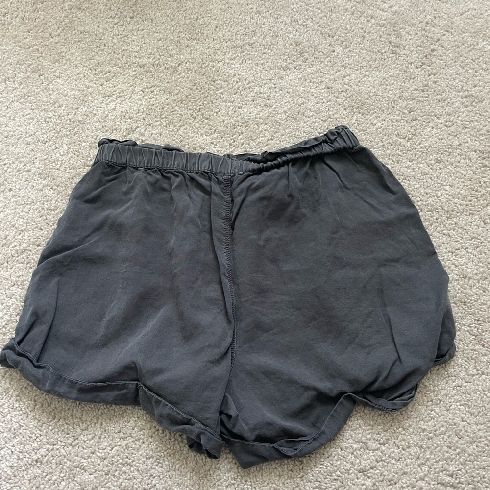 Gently worn Aerie dark grey shorts. Size medium